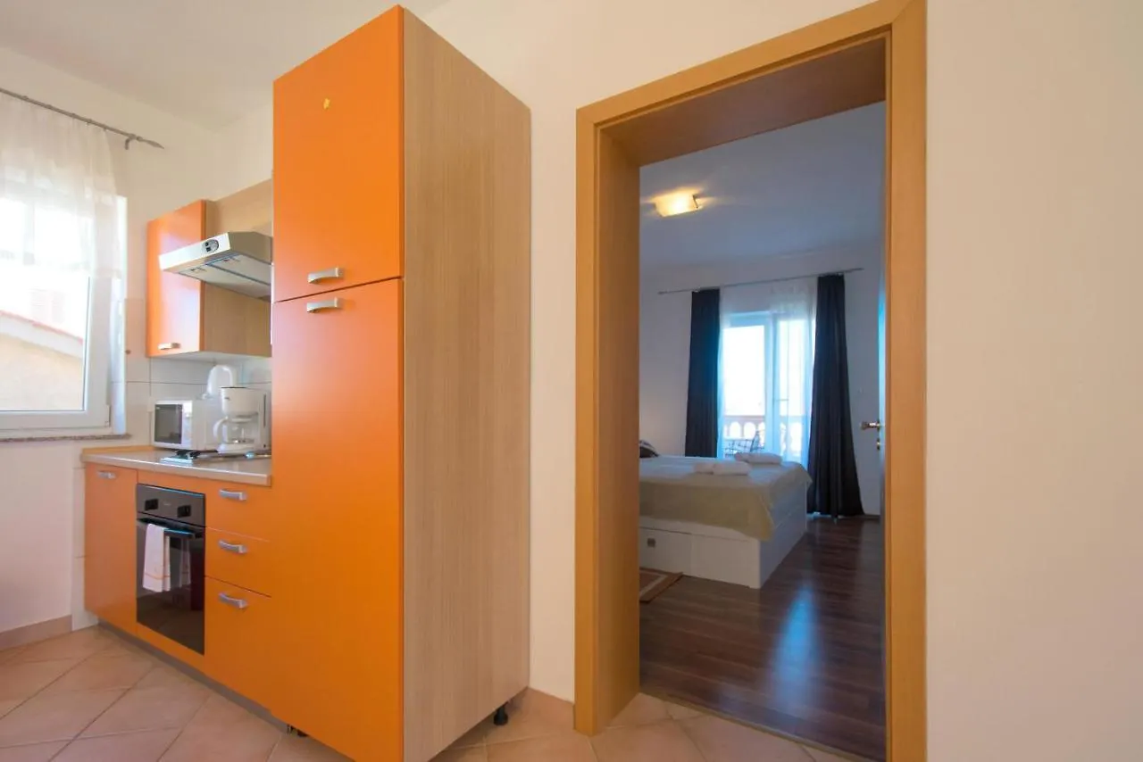 Apartments Mladenka Malinska