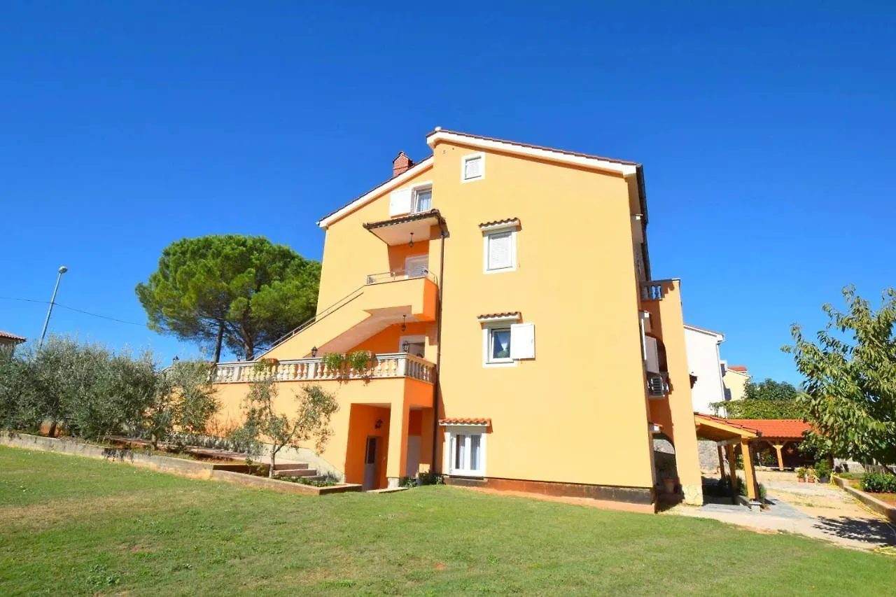 Apartments Mladenka Malinska